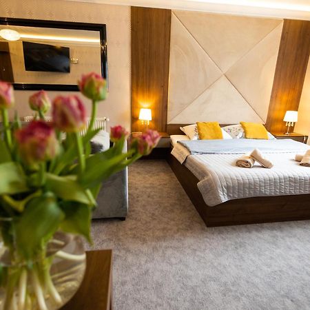 Gosciniec Nad Sawa Bed & Breakfast Handzlowka ภายนอก รูปภาพ