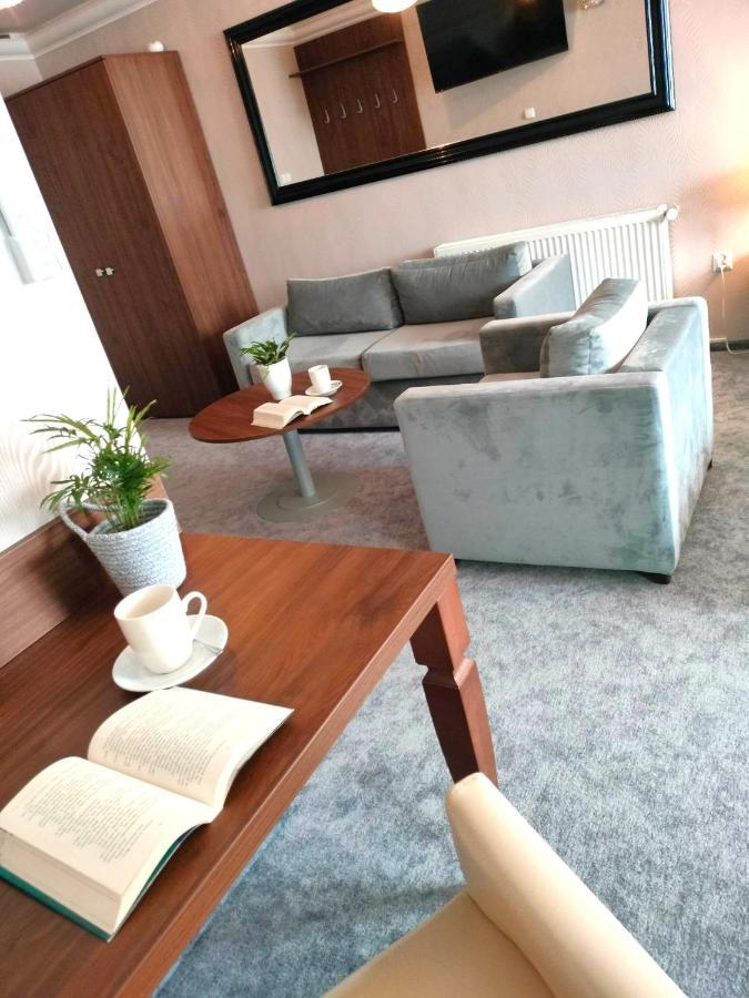 Gosciniec Nad Sawa Bed & Breakfast Handzlowka ภายนอก รูปภาพ