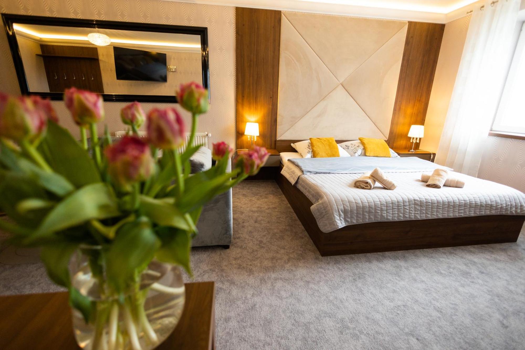 Gosciniec Nad Sawa Bed & Breakfast Handzlowka ภายนอก รูปภาพ