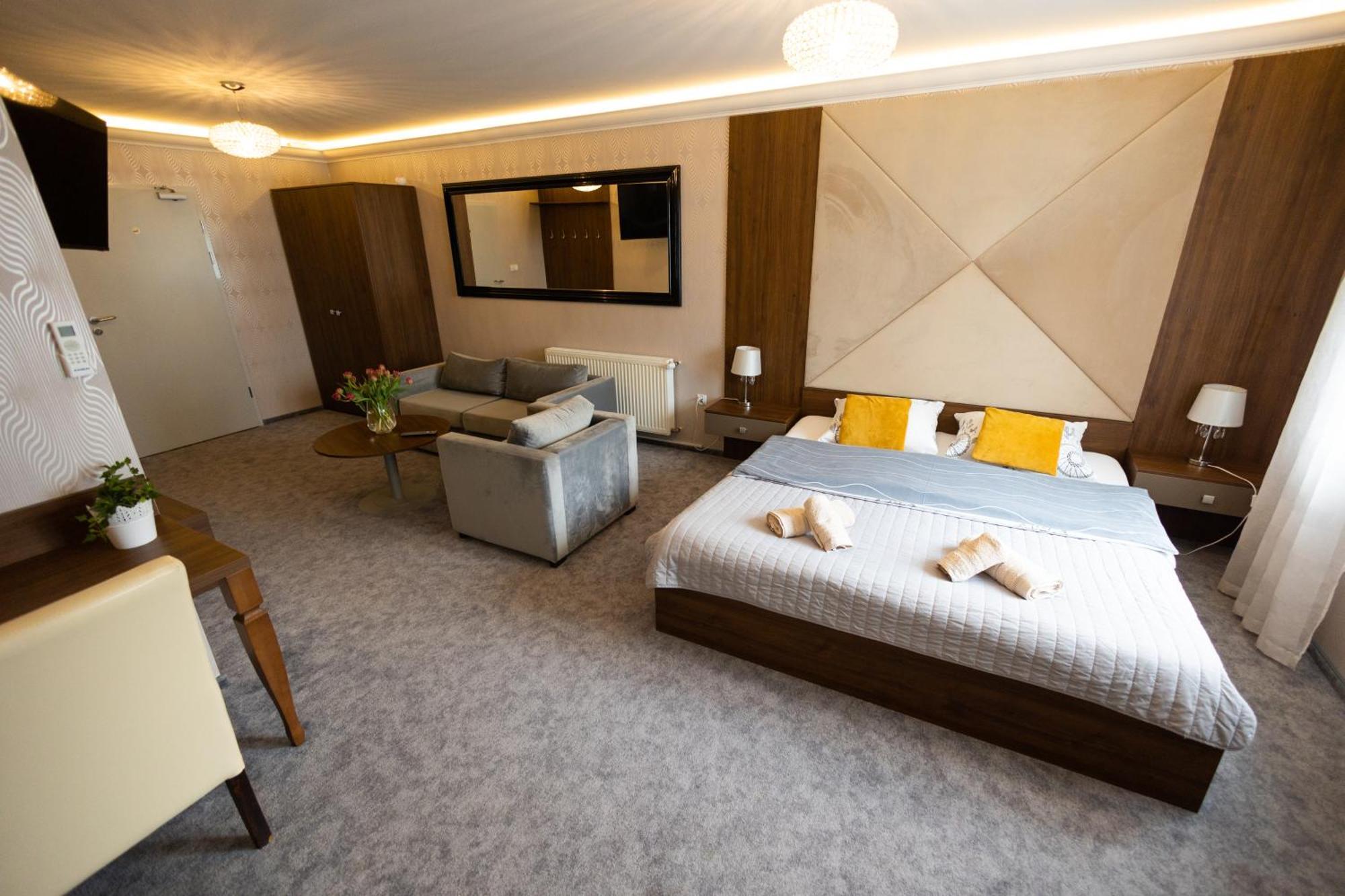 Gosciniec Nad Sawa Bed & Breakfast Handzlowka ภายนอก รูปภาพ